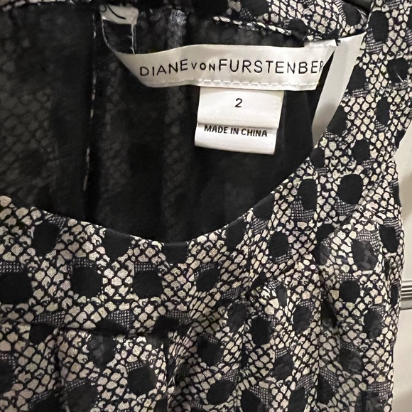 DIANE VON FURSTENBERG black toupe silk top - Picture 11 of 11